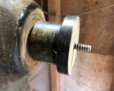 All in one screw chuck for mounting wood to a lathe